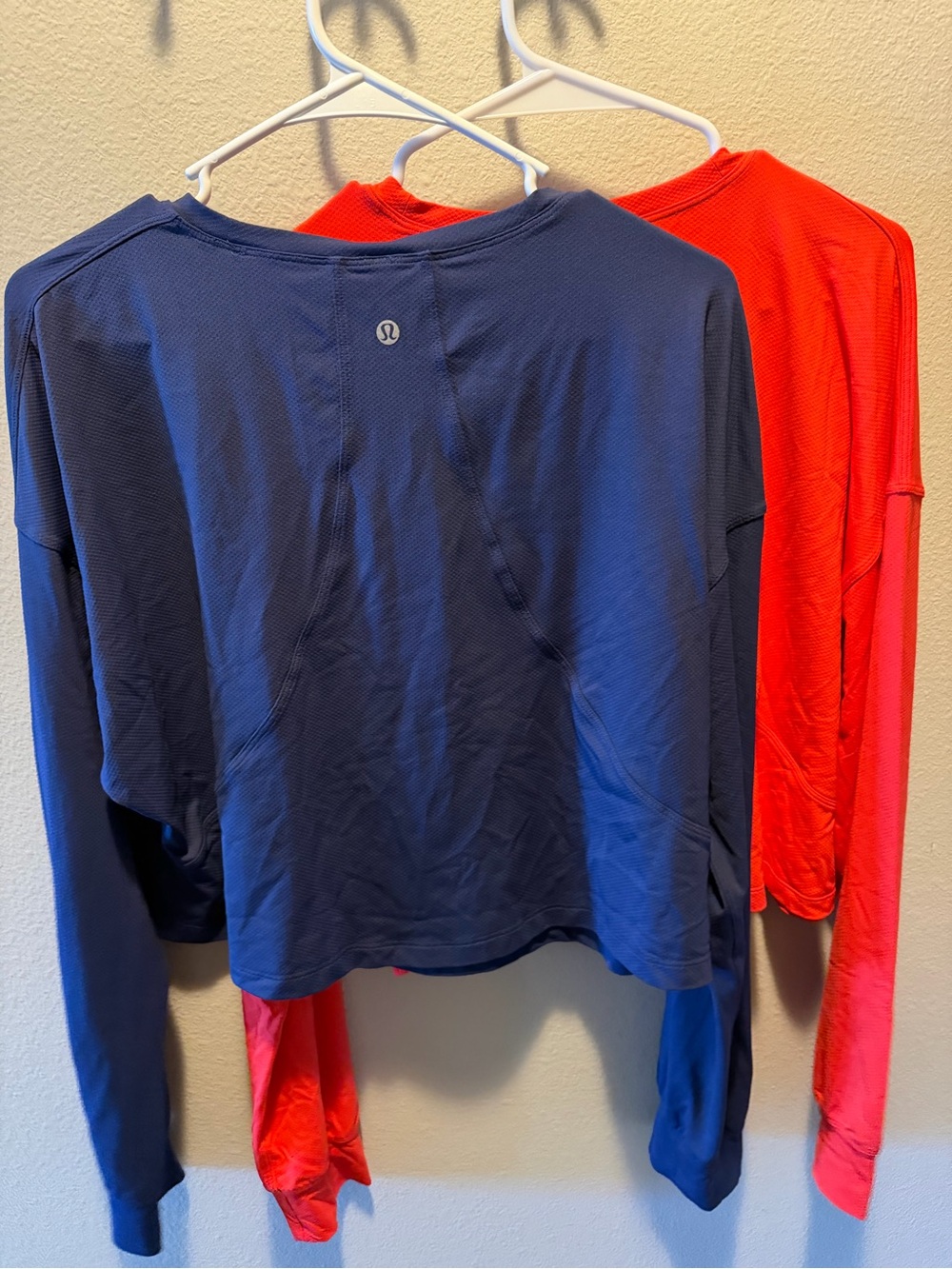 lululemon athletica abrasion resistant Long Sleeve Tops - Navy & Red logo